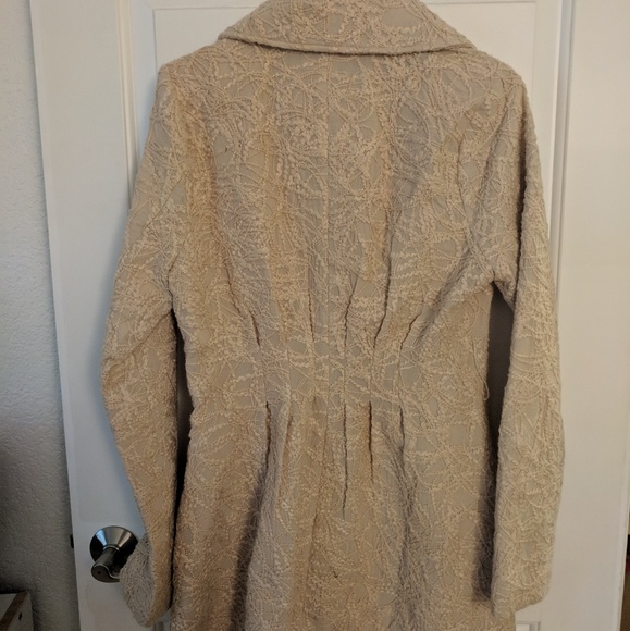 Beautiful New Wool Coat with Artistic Detailing - Picture 4 of 8